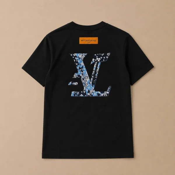 تيشرت رجالي Louis Vuitton قطن 100% فاخر – تصميم عصري وأنيق